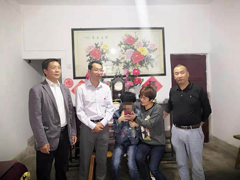 主題教育正當時 志愿服務暖民心——區(qū)城建投公司黨支部開展志愿服務、點亮“微心愿”黨日活動