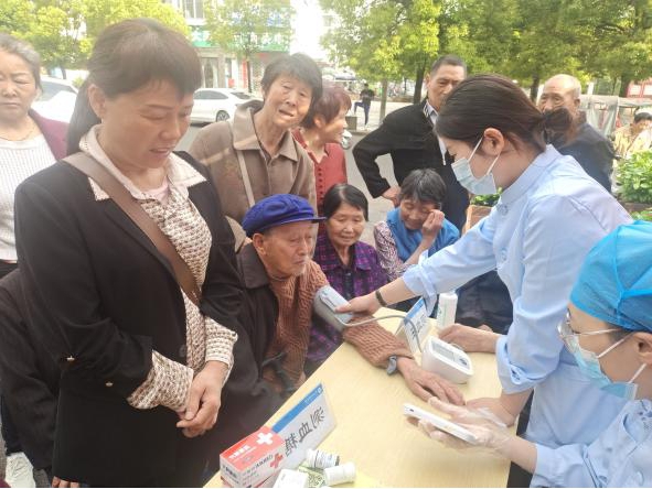百姓健康系我心，黨員服務(wù)進(jìn)社區(qū)