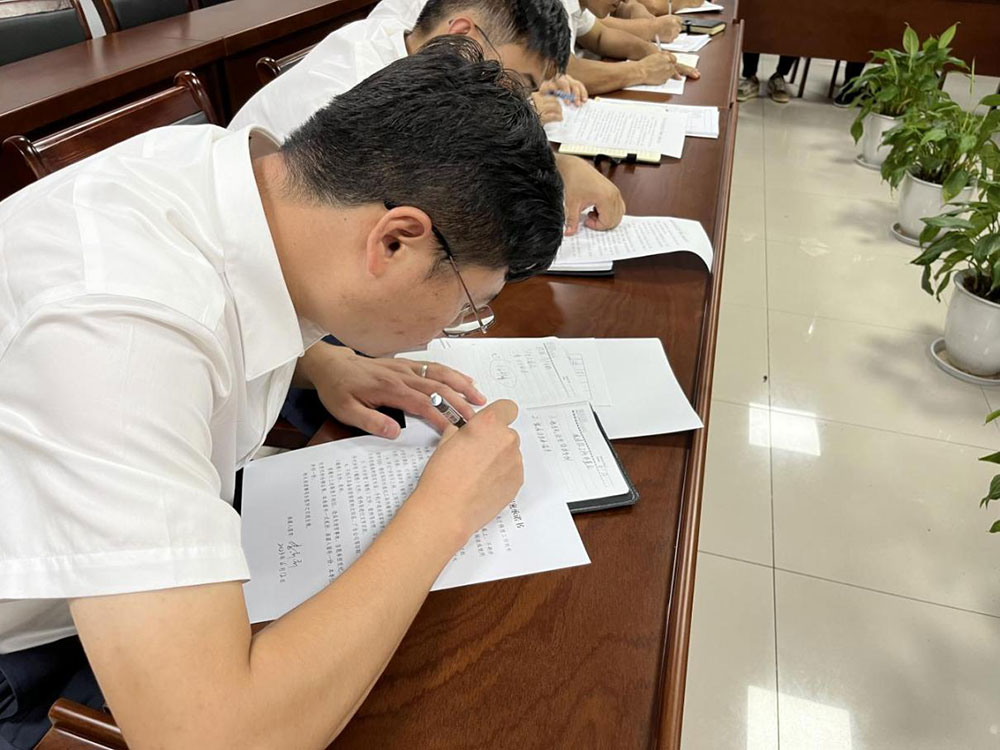 城建投公司召開全體員工大會(huì)暨安全生產(chǎn)、保密工作會(huì)議?